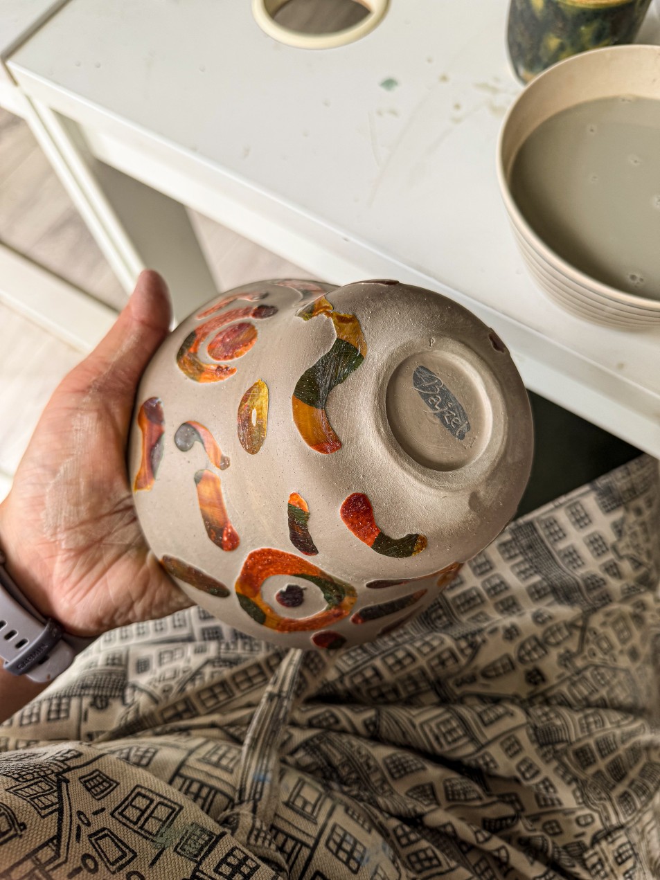 Ręcznie lepiona miska ceramiczna – Pracownia Bajzel