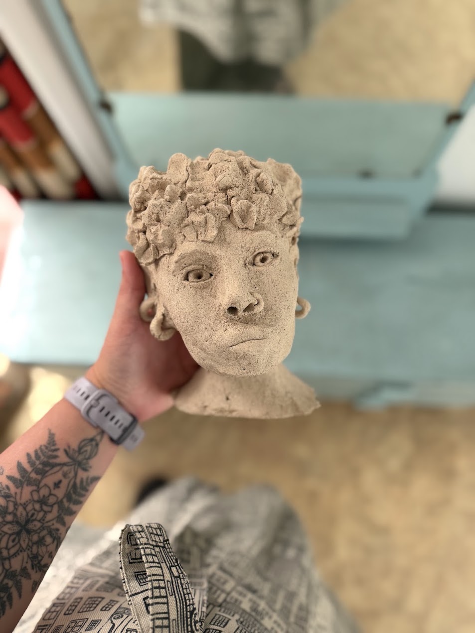 Rzeźba ceramiczna z warsztatów arteterapii